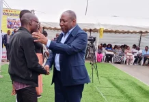Maurice Mavoungou a congratulé les bacheliers ayant bénéficié de son soutien